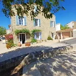 Privatunterkunft Casaluna, Climatisee Dans Maison De Village *