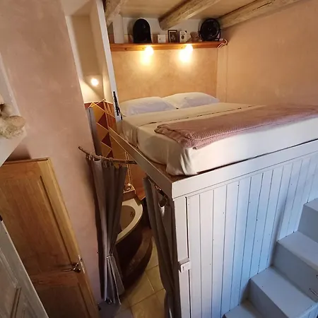 Séjour chez l'habitant Casaluna, Dans Maison De Village *
