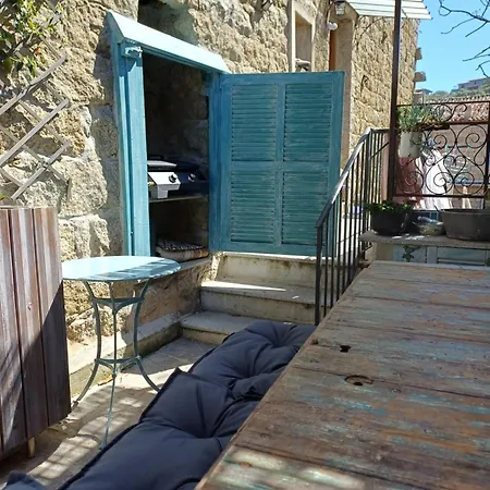 홈스테이 Casaluna, Climatisee Dans Maison De Village 소타