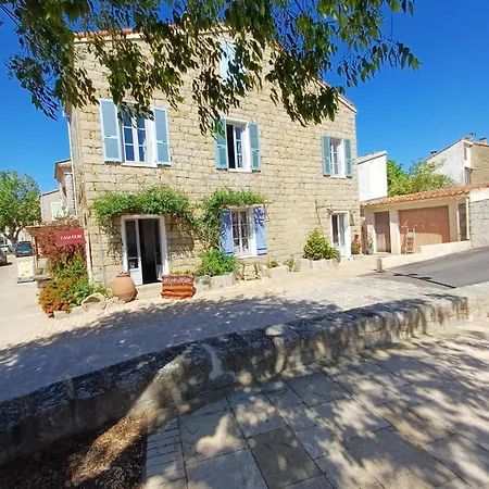 Accommodatie bij particulieren Casaluna, Climatisee Dans Maison De Village *
